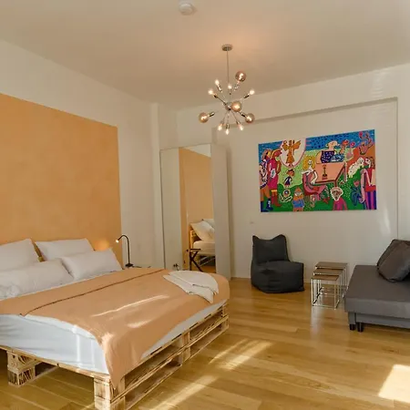 Near Warschauer Platz And Spree River