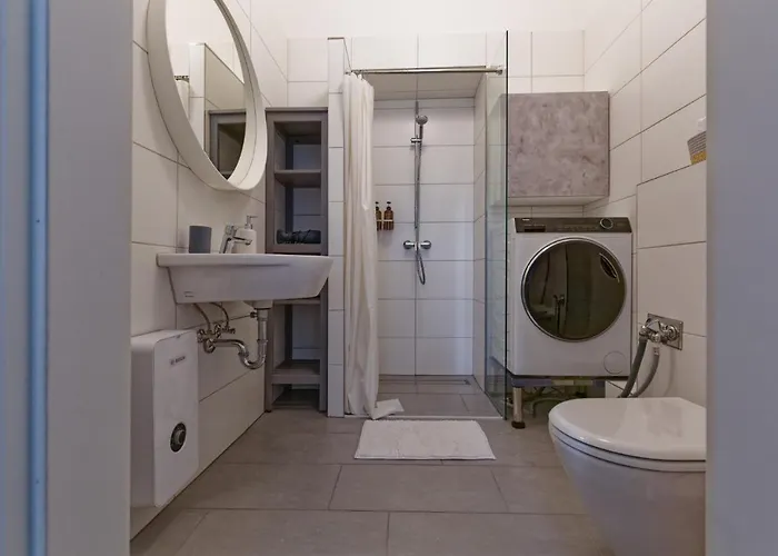 Near Warschauer Platz And Spree River * ベルリン